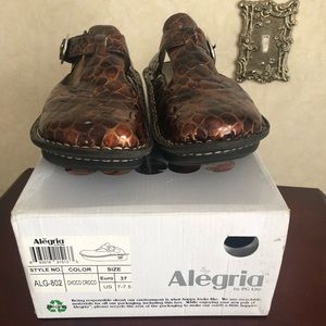 Alegria mules